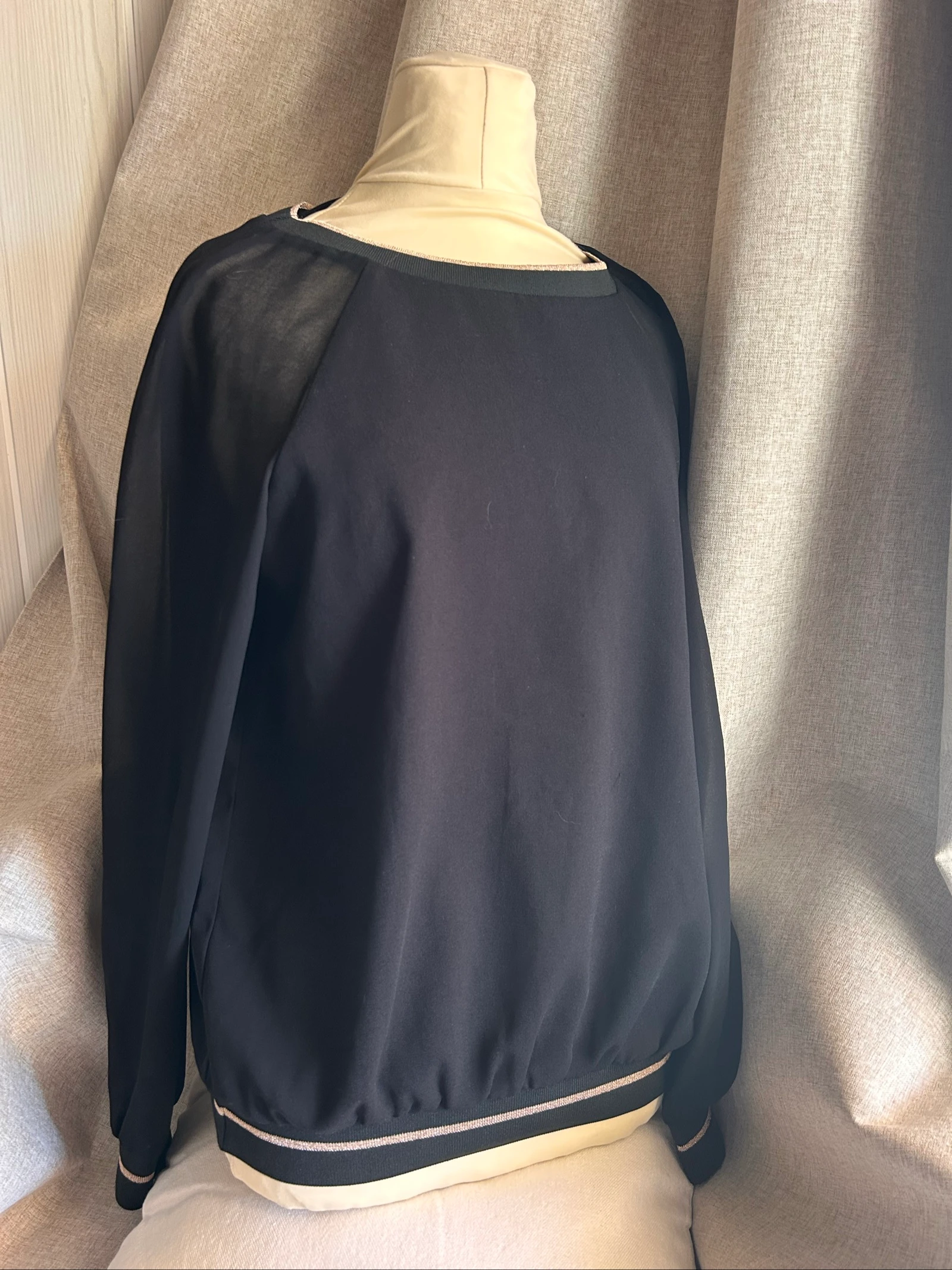 Haut fluide noir Etam – Manches transparentes – Taille 36-38 (S-M)